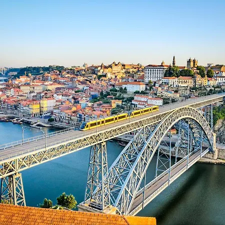 Cosy And Modern Flat In Apartment Porto